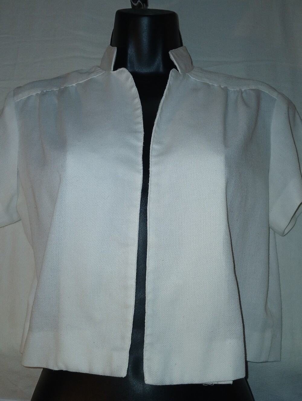 Pre-loved Women's Cream Open-Front Cropped Jacket.